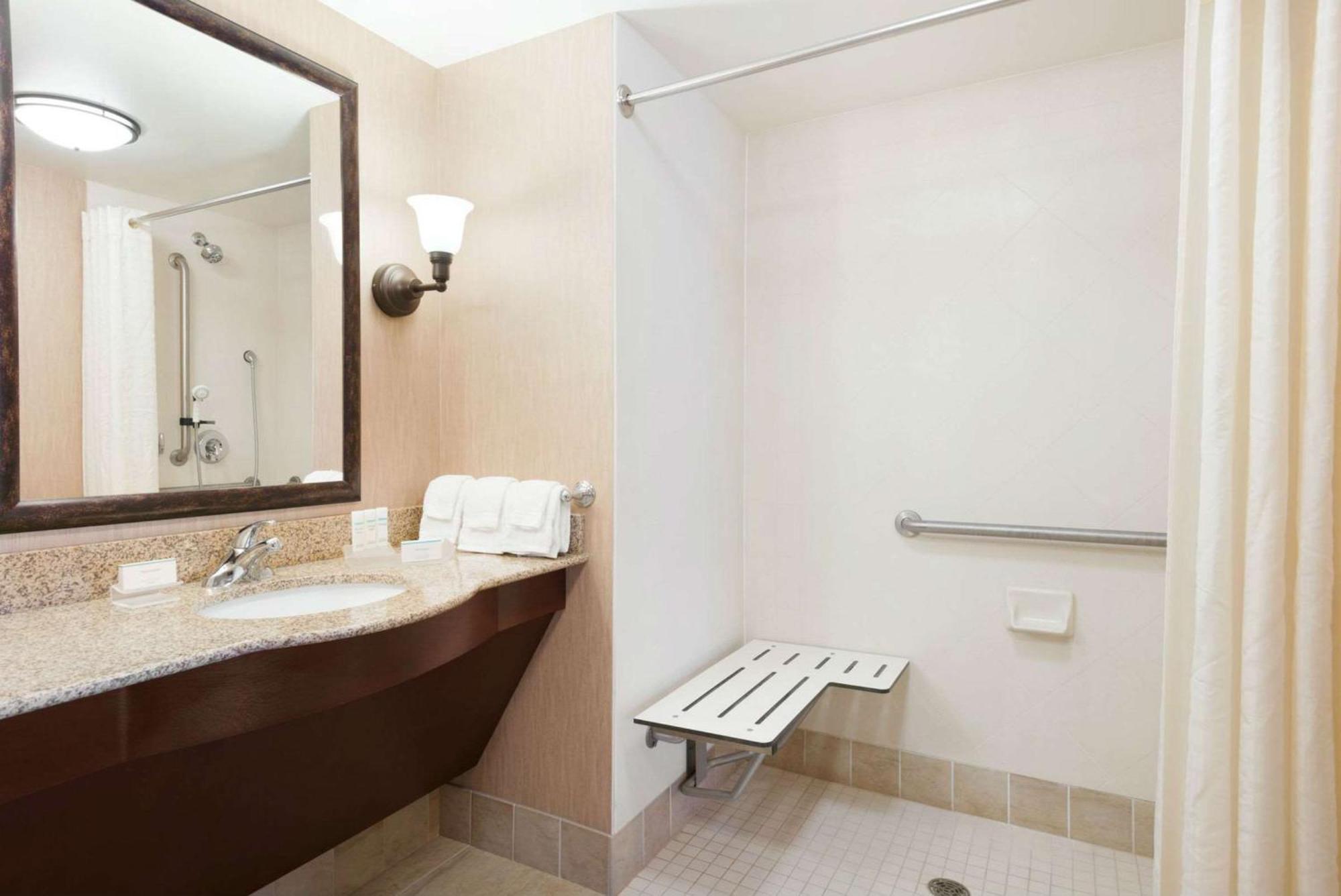 Homewood Suites New Brighton Экстерьер фото